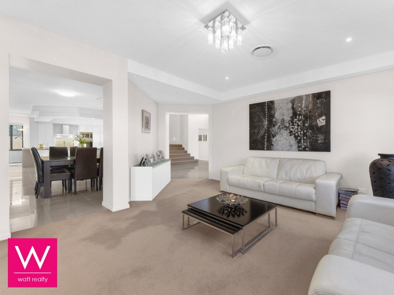 11 Leo Place, Bridgeman Downs QLD 4035