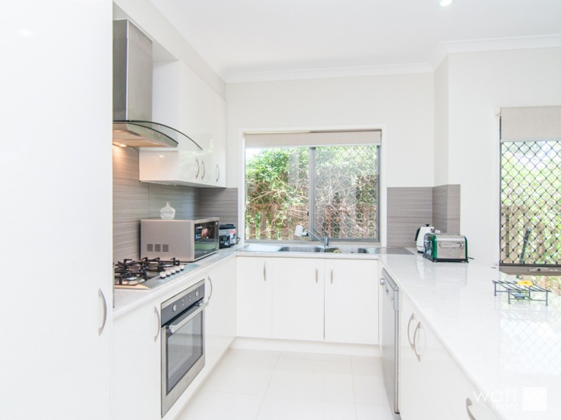 570 Roghan Road, Fitzgibbon QLD 4018
