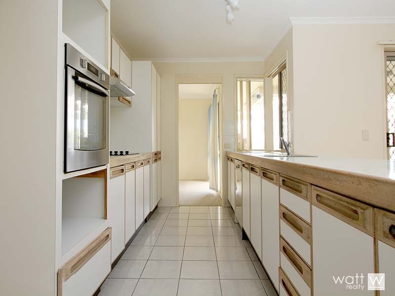 17 Daniel Drive, Albany Creek QLD 4035