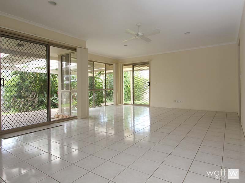 17 Daniel Drive, Albany Creek QLD 4035