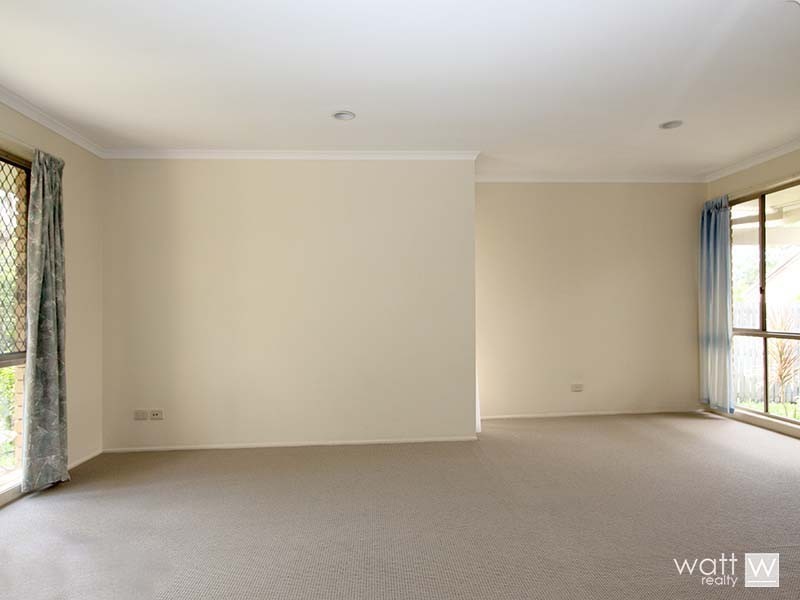 17 Daniel Drive, Albany Creek QLD 4035