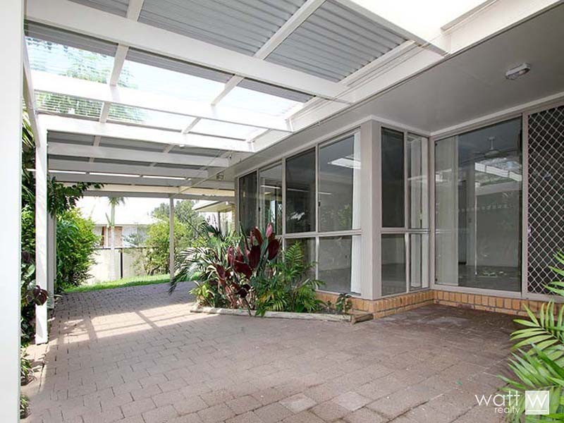 17 Daniel Drive, Albany Creek QLD 4035