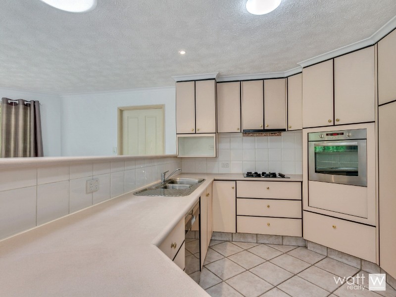 24 Queen Elizabeth Drive, Eatons Hill QLD 4037
