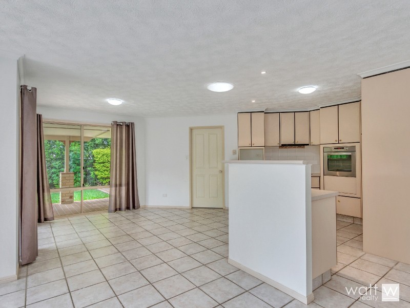 24 Queen Elizabeth Drive, Eatons Hill QLD 4037