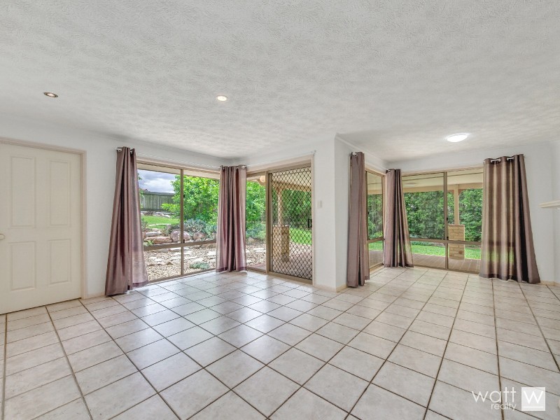 24 Queen Elizabeth Drive, Eatons Hill QLD 4037