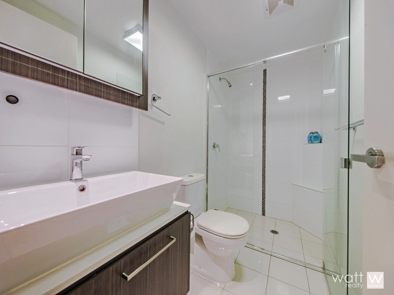 1/12 Barramul Street, Bulimba QLD 4171