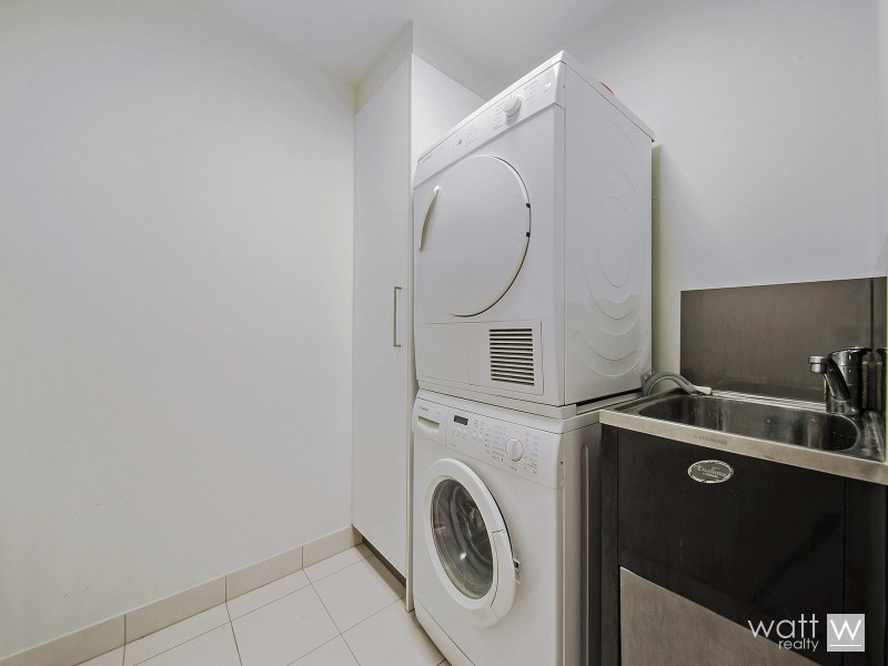 1/12 Barramul Street, Bulimba QLD 4171