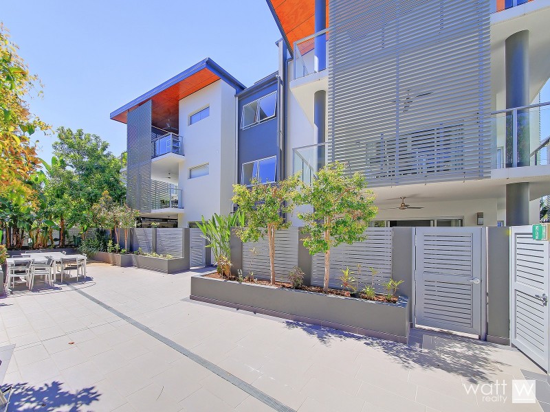 1/12 Barramul Street, Bulimba QLD 4171
