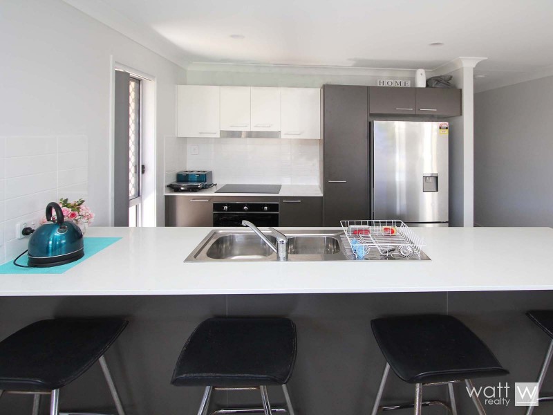 2/45 Jones Street, Rothwell QLD 4022
