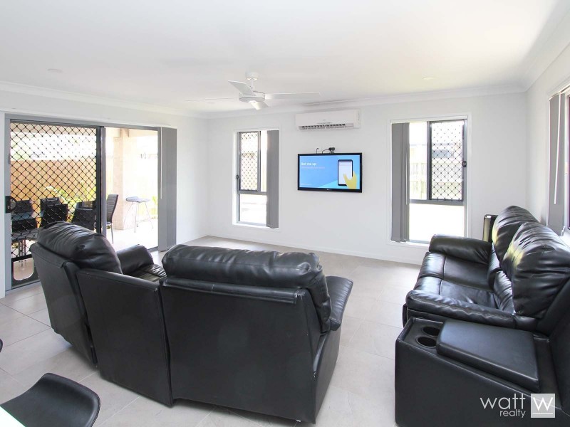 2/45 Jones Street, Rothwell QLD 4022