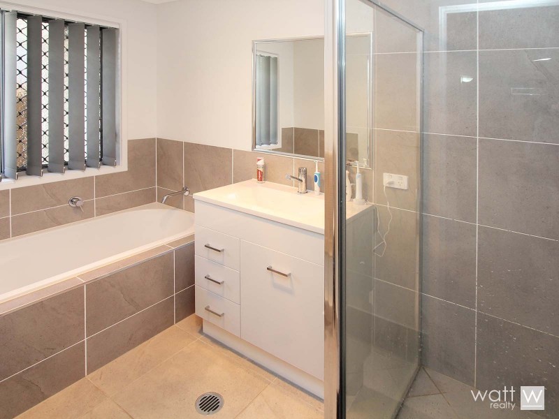 2/45 Jones Street, Rothwell QLD 4022