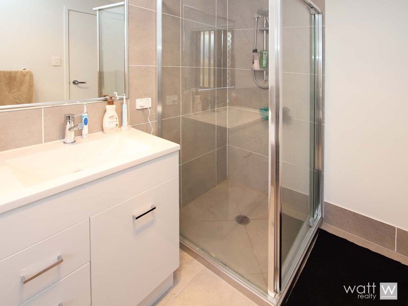 2/45 Jones Street, Rothwell QLD 4022