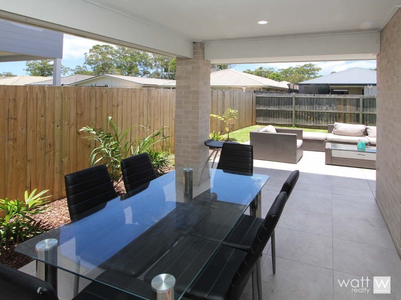 2/45 Jones Street, Rothwell QLD 4022
