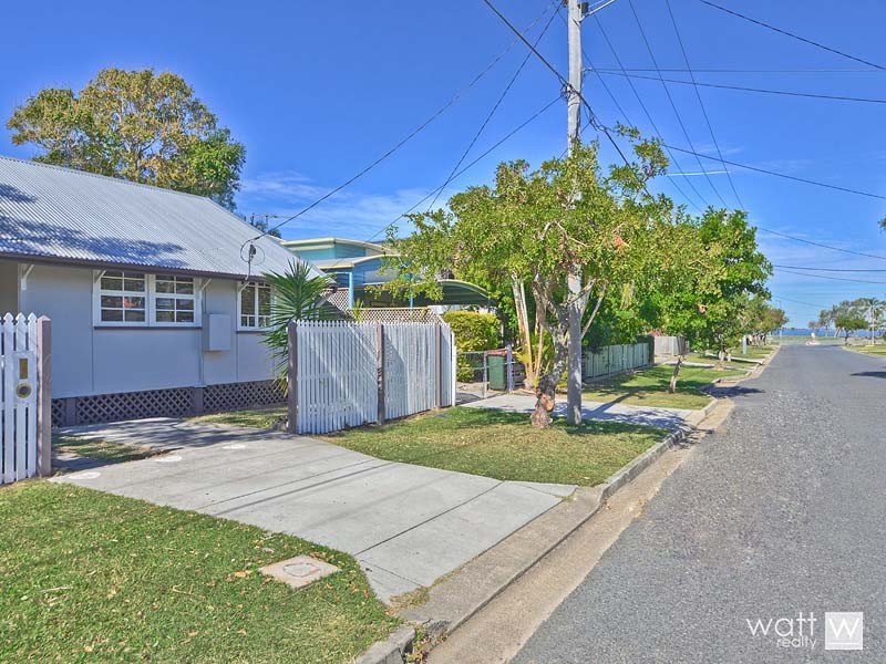 18 Donald Street, Woody Point QLD 4019