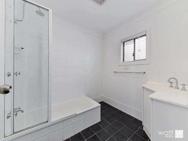 18 Donald Street, Woody Point QLD 4019