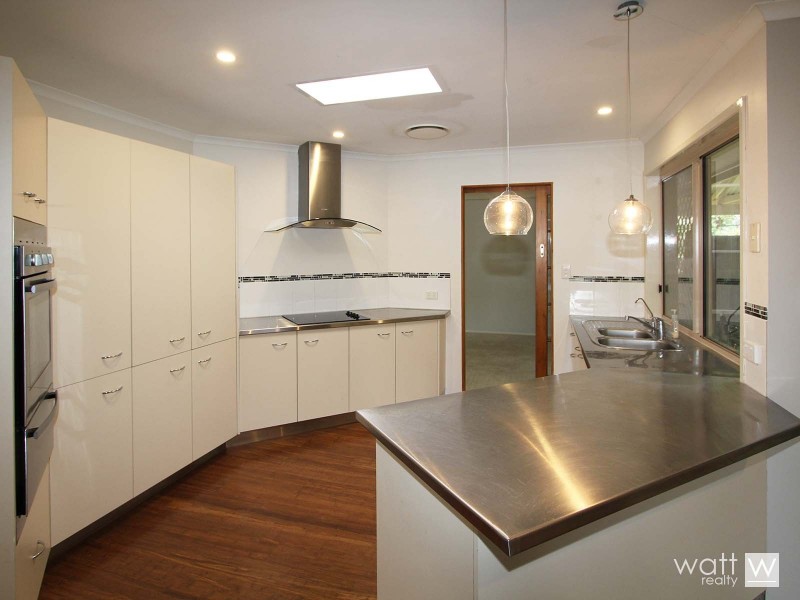 18 Kinross Place, Ferny Grove QLD 4055