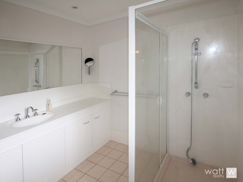 18 Kinross Place, Ferny Grove QLD 4055