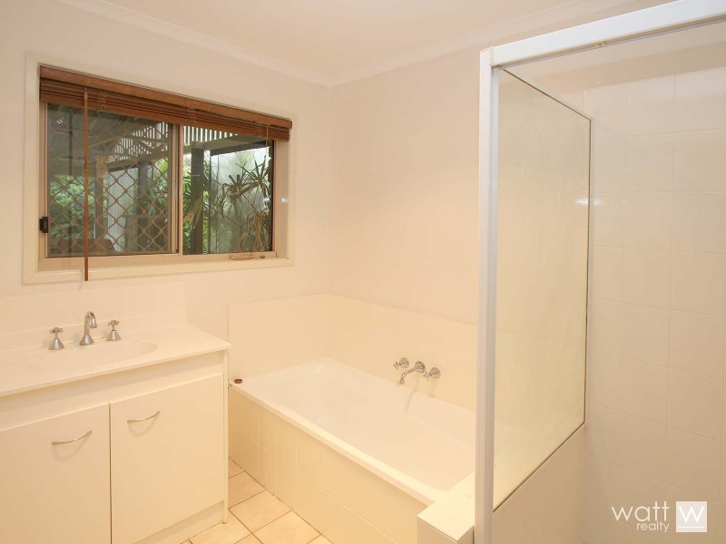 18 Kinross Place, Ferny Grove QLD 4055