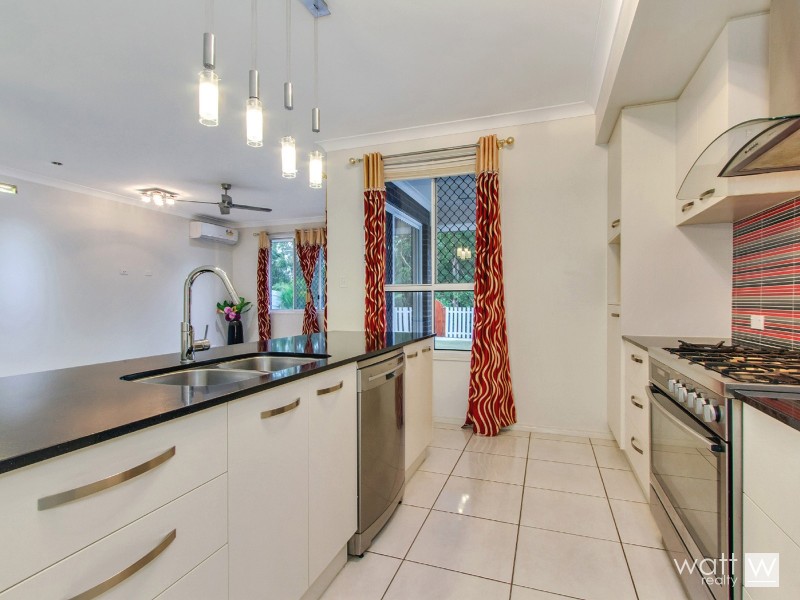 56 Somerset Drive, Carseldine QLD 4034