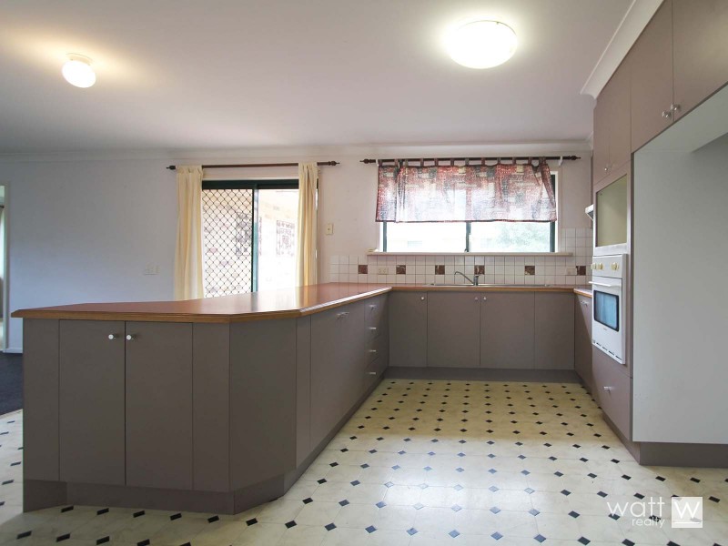 16 Silkyoak Circuit, Fitzgibbon QLD 4018