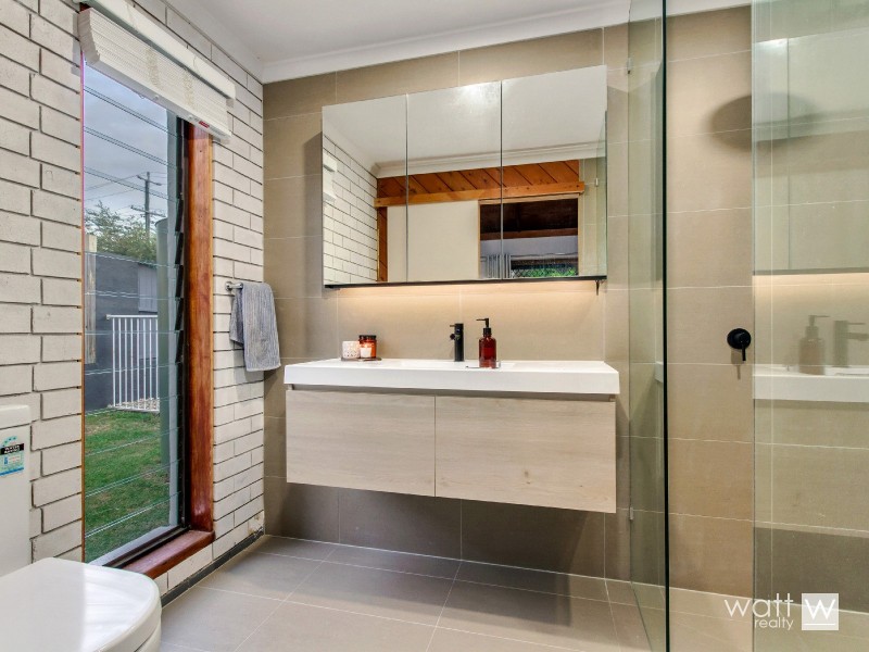 21 Hutton Road, Aspley QLD 4034