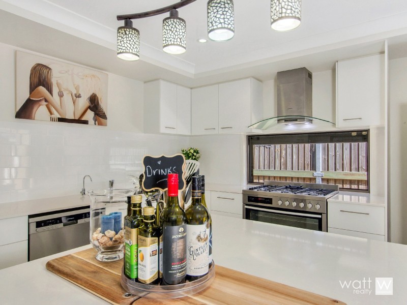 22 Watarrka Avenue, Fitzgibbon QLD 4018