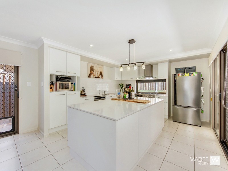 22 Watarrka Avenue, Fitzgibbon QLD 4018