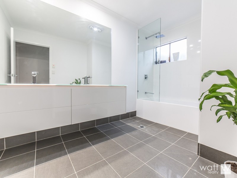 2 Chartwell Street, Aspley QLD 4034