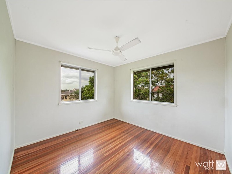 11 Leeside Street, Aspley QLD 4034