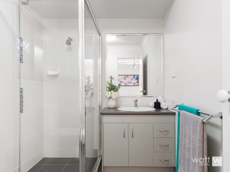 5 Brockman Court, Fitzgibbon QLD 4018