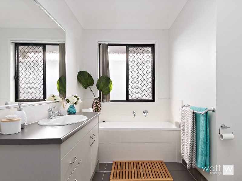 5 Brockman Court, Fitzgibbon QLD 4018