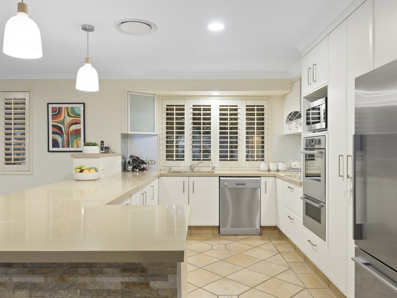 27 Killarney Place, Chermside West QLD 4032