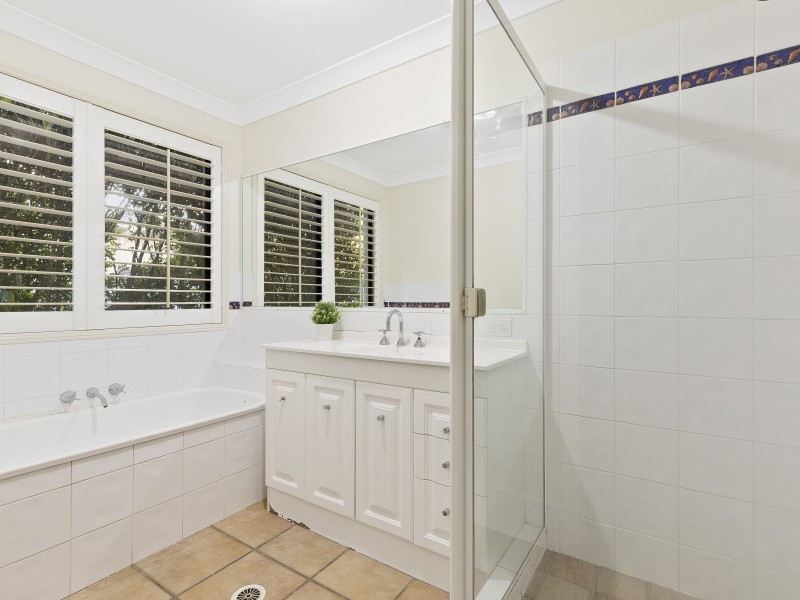 27 Killarney Place, Chermside West QLD 4032