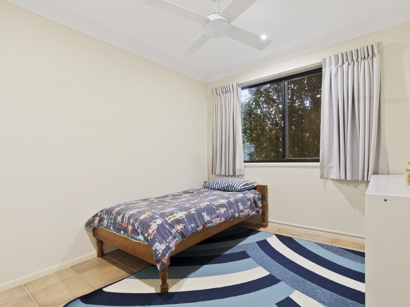 27 Killarney Place, Chermside West QLD 4032