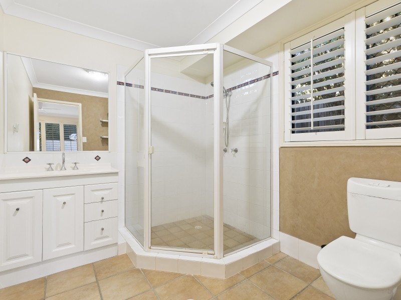 27 Killarney Place, Chermside West QLD 4032