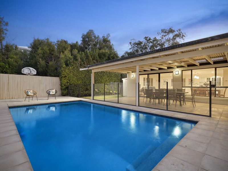 27 Killarney Place, Chermside West QLD 4032