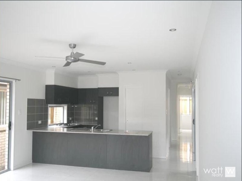 28 Watarrka Avenue, Fitzgibbon QLD 4018