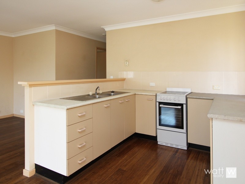 8 Rose Crescent, Fitzgibbon QLD 4018