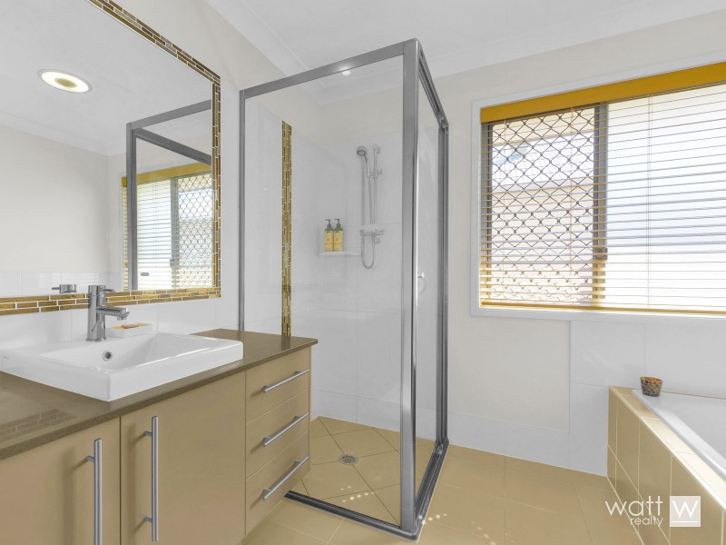 8 Undara Lane, Fitzgibbon QLD 4018