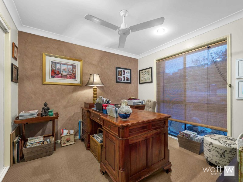 176 Saraband Drive, Eatons Hill QLD 4037