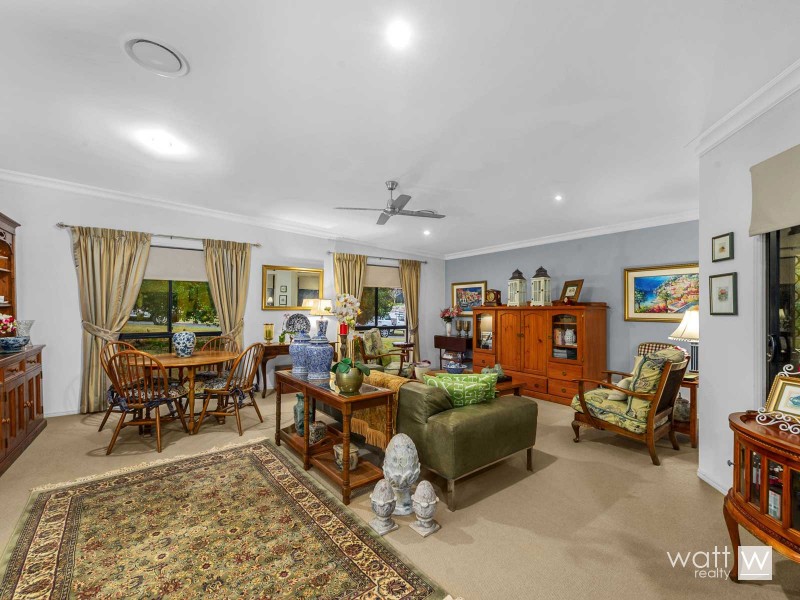 176 Saraband Drive, Eatons Hill QLD 4037