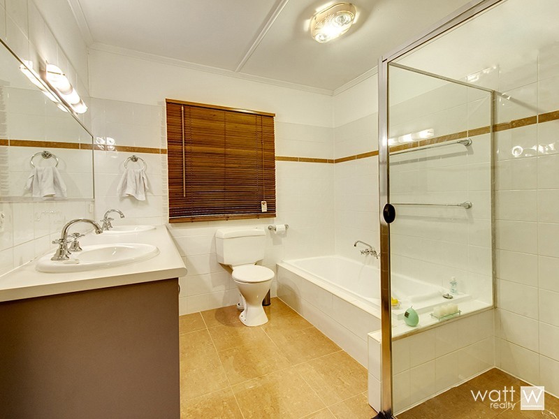 706 Hamilton Road, Chermside West QLD 4032