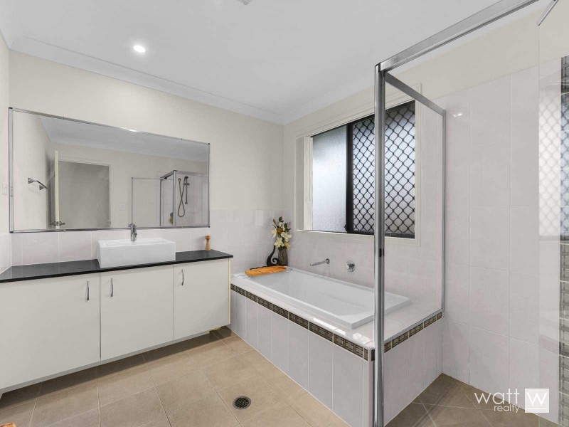 27 Sedgemoor Street, Carseldine QLD 4034