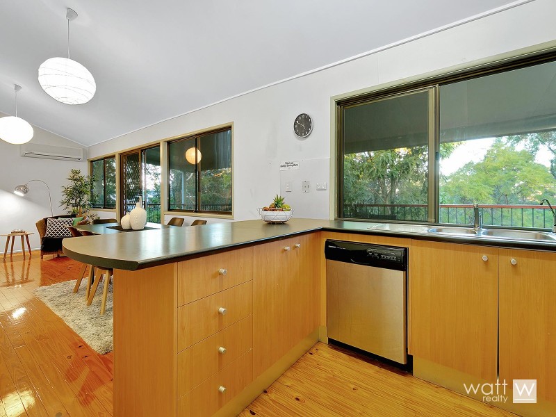 908 South Pine Road, Everton Park QLD 4053