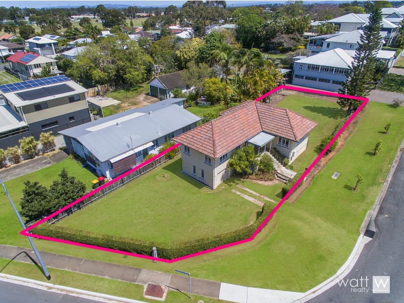 2 Hoskins Street, Sandgate QLD 4017