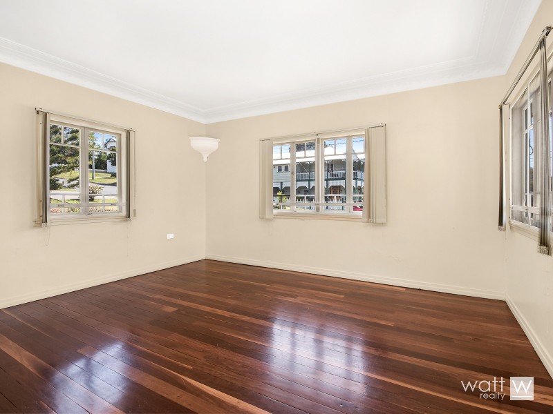 2 Hoskins Street, Sandgate QLD 4017