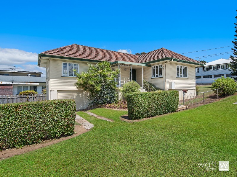 2 Hoskins Street, Sandgate QLD 4017