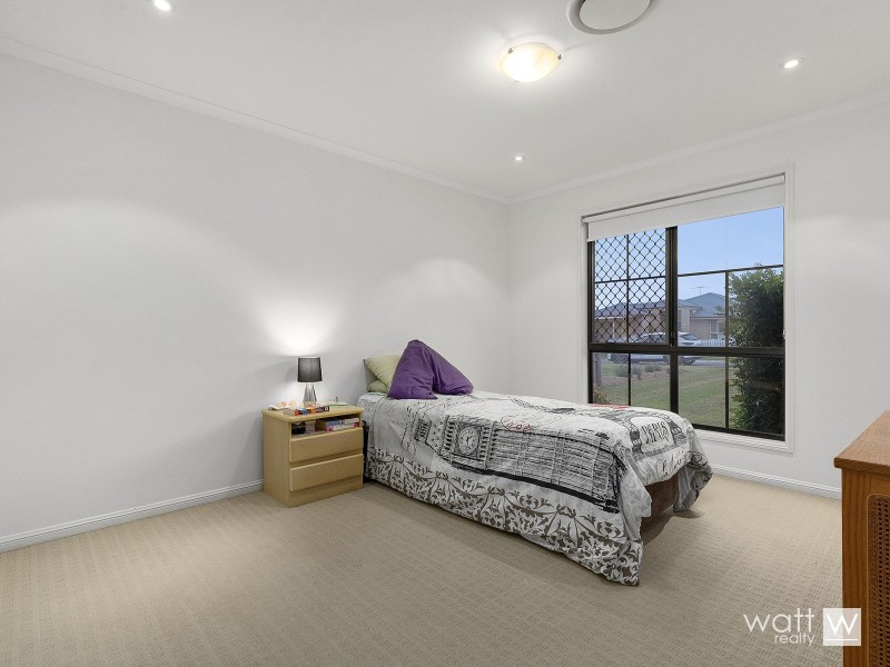 8 Johnston Place, Bracken Ridge QLD 4017