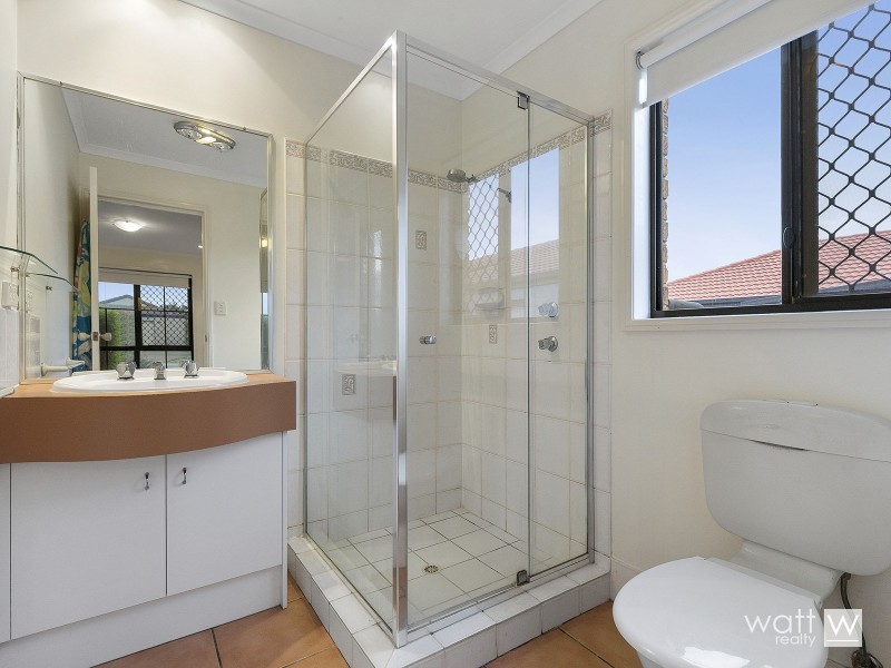 8 Johnston Place, Bracken Ridge QLD 4017