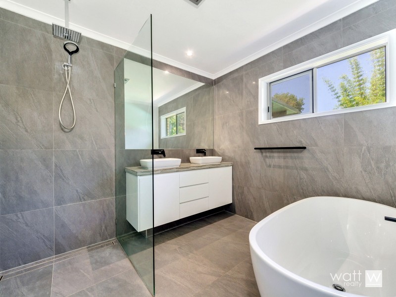 16 Montclair Street, Aspley QLD 4034